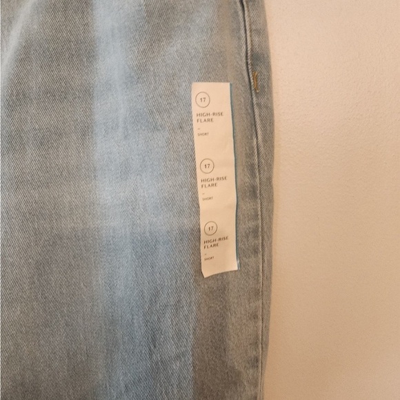 Universal Thread Women's Flare Jeans High-Rise size 17 short - Picture 2 of 4